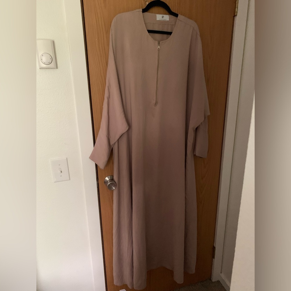 Tasnim collections batwing abaya